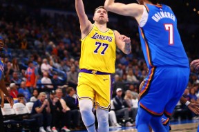 TL不断突破！，东契奇连续三场比赛得分超过持续失利上演精彩一战的简单介绍-九游官网